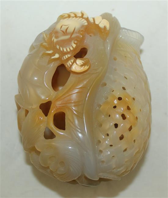 A Chinese agate carving, 7.5cm